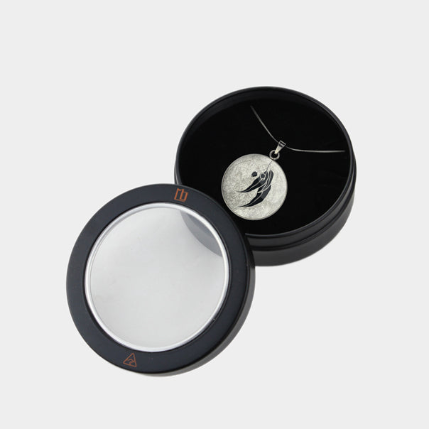 AUSTRALIAN NATIVE FLORA - EUCALYPTUS GUMNUT CIRCLE PENDANT ON A CHAIN NECKLACE - D867 - in Circle Box