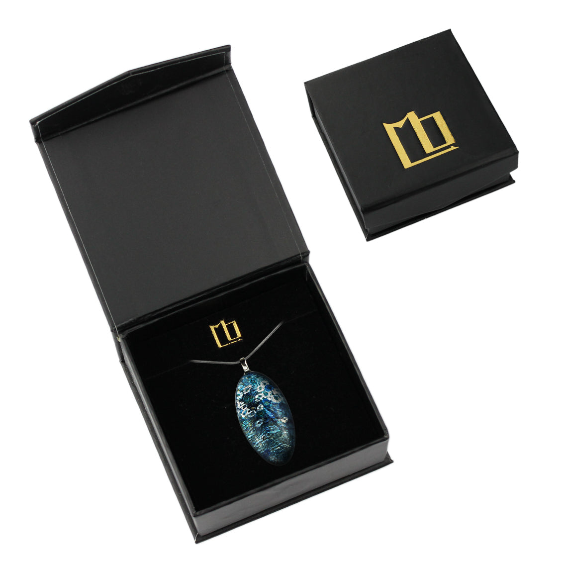 BRUSH BLUE NARROW OVAL PENDANT ON A CHAIN NECKLACE - SD160