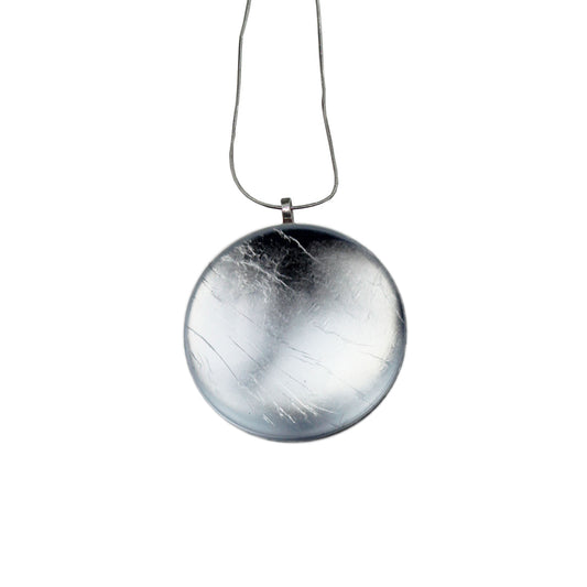 ASTRE MONOCOLOR LARGE CIRCLE PENDANT ON A CHAIN NECKLACE - F016