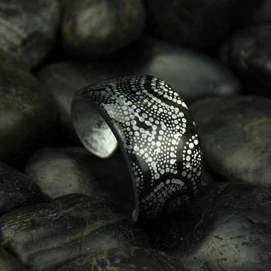 ATHENA BLACK AND WHITE ADJUSTABLE WIDE BRACELET - D324