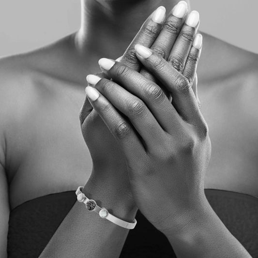 ATHENA BLACK AND WHITE ADJUSTABLE OPEN BANGLE - B114