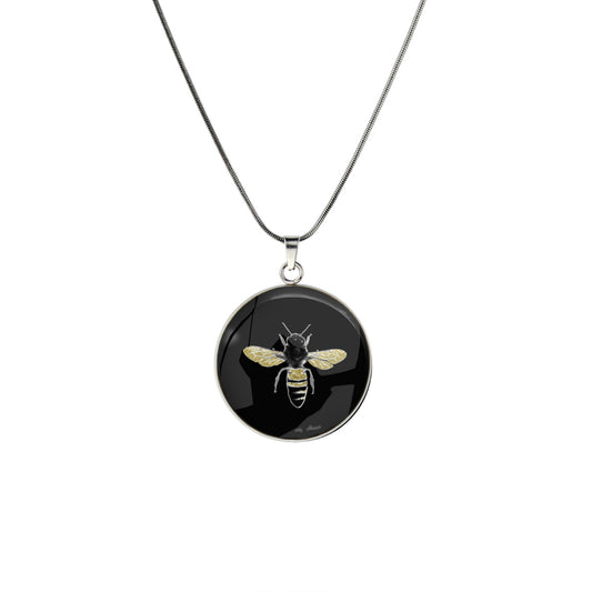 BEE CIRCLE PENDANT ON A CHAIN NECKLACE - MFY281 - in Circle Box