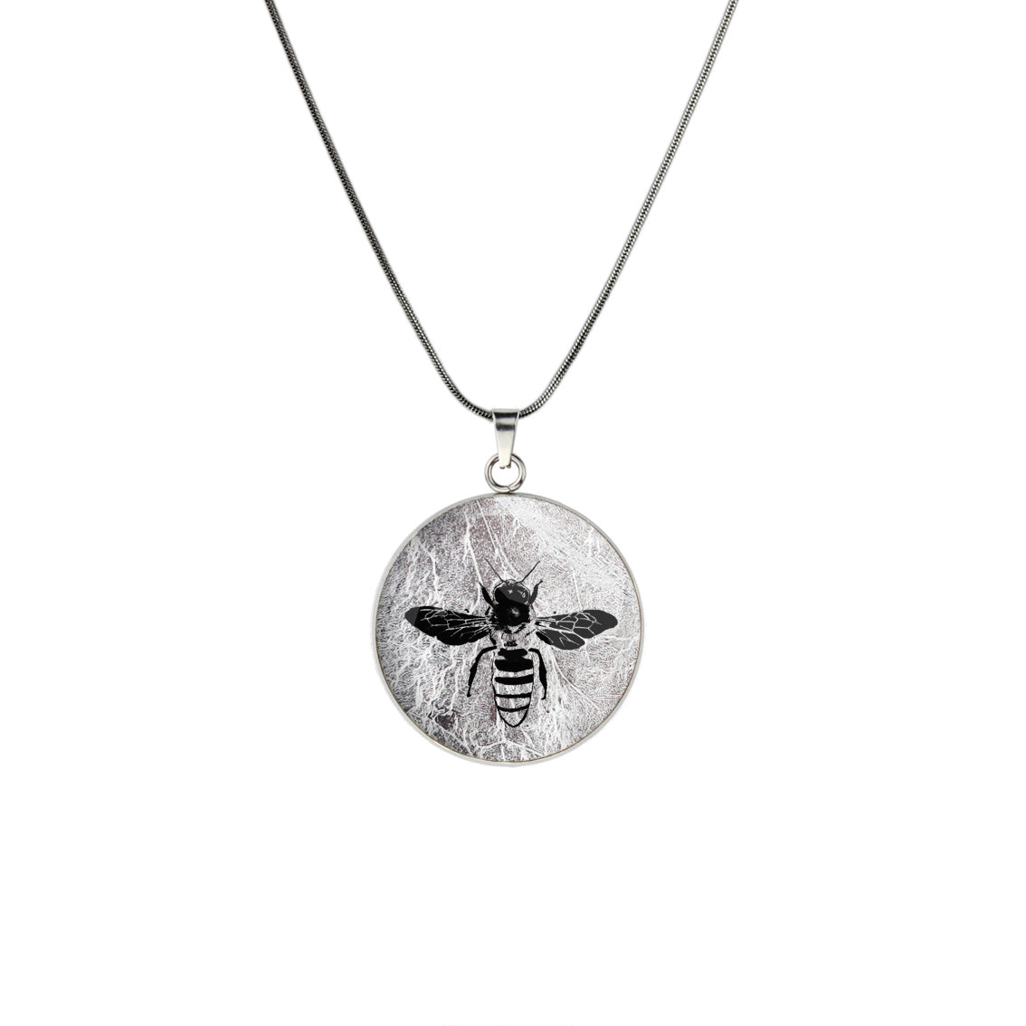 BEE CIRCLE PENDANT ON A CHAIN NECKLACE - MFY281 - in Circle Box