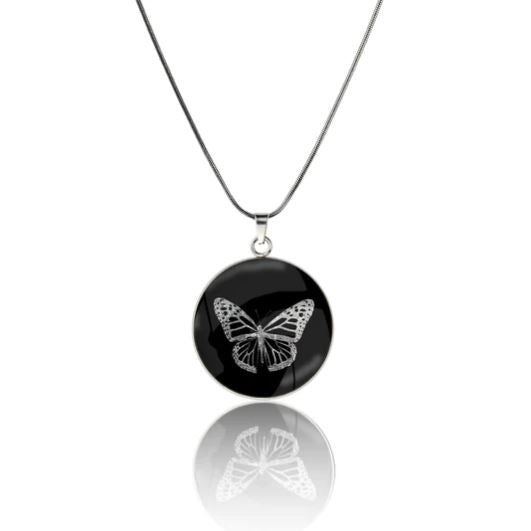 BUTTERFLY CIRCLE PENDANT ON A CHAIN NECKLACE - MFY257S - on Satchel