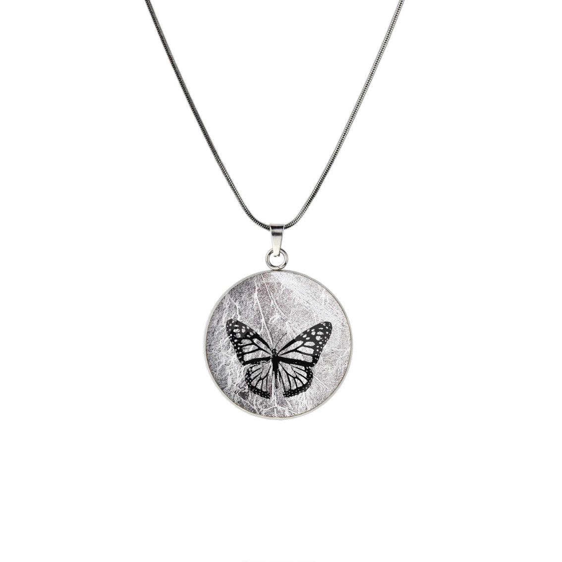 BUTTERFLY CIRCLE PENDANT ON A CHAIN NECKLACE - MFY257S - on Satchel