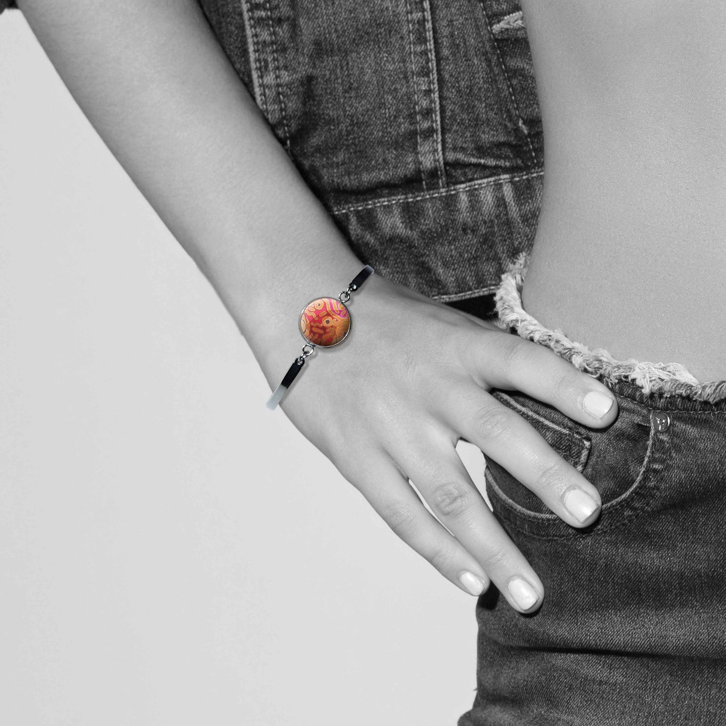 BESS ORANGE CORAL PINK DANGLE BANGLE - B152