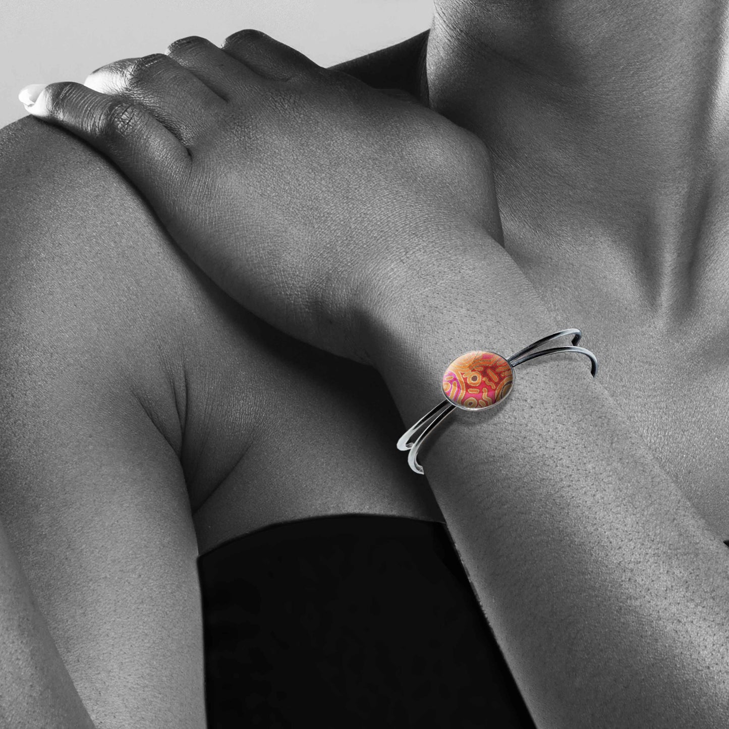 BESS ORANGE CORAL PINK DOUBLE WIRE BANGLE - B155