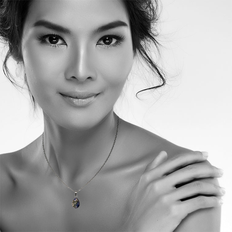 CORAL SEVEN SISTERS XS DROP PENDANT ON A CHAIN NECKLACE - SD436S - on Satchel