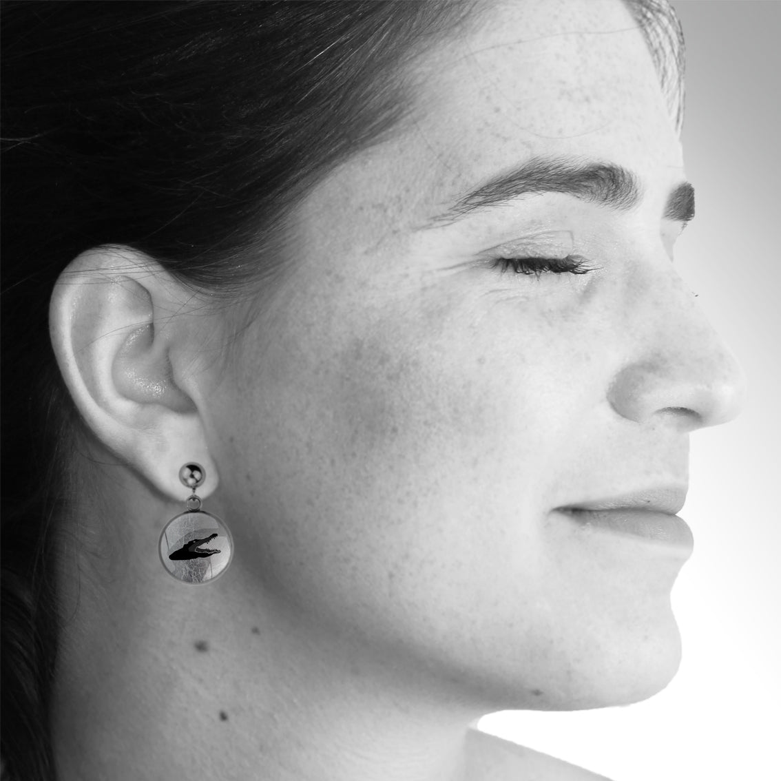 CROCODILE DANGLE DROP CIRCLE EARRINGS - MFY191 - in Circle Box