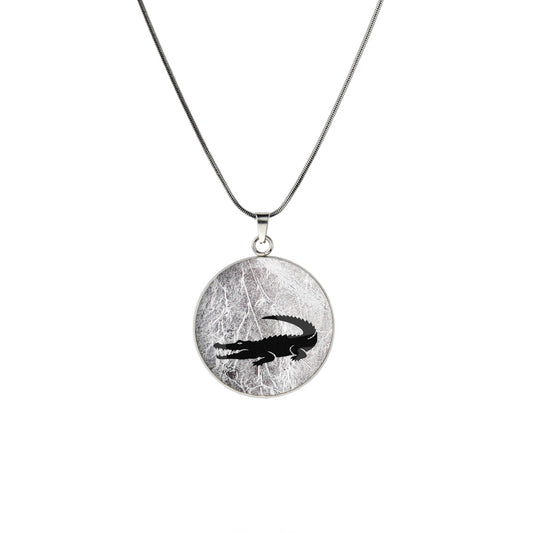 CROCODILE CIRCLE PENDANT ON A CHAIN NECKLACE - MFY193S - on Satchel