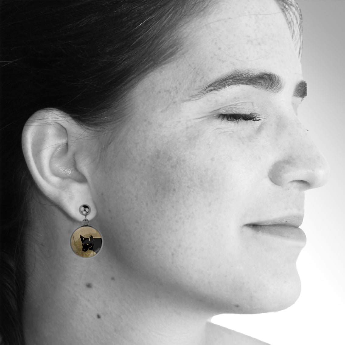 DINGO CLOSE-UP DANGLE DROP CIRCLE EARRINGS - MFY207S - on Satchel