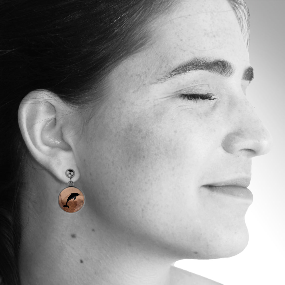 DOLPHIN DANGLE DROP CIRCLE EARRINGS - MFY157 - in Circle Box