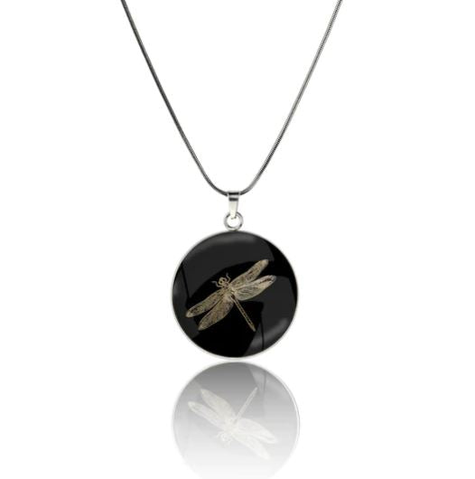 DRAGONFLY CIRCLE PENDANT ON A CHAIN NECKLACE - MFY289 - in Circle Box