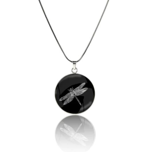 DRAGONFLY CIRCLE PENDANT ON A CHAIN NECKLACE - MFY289 - in Circle Box