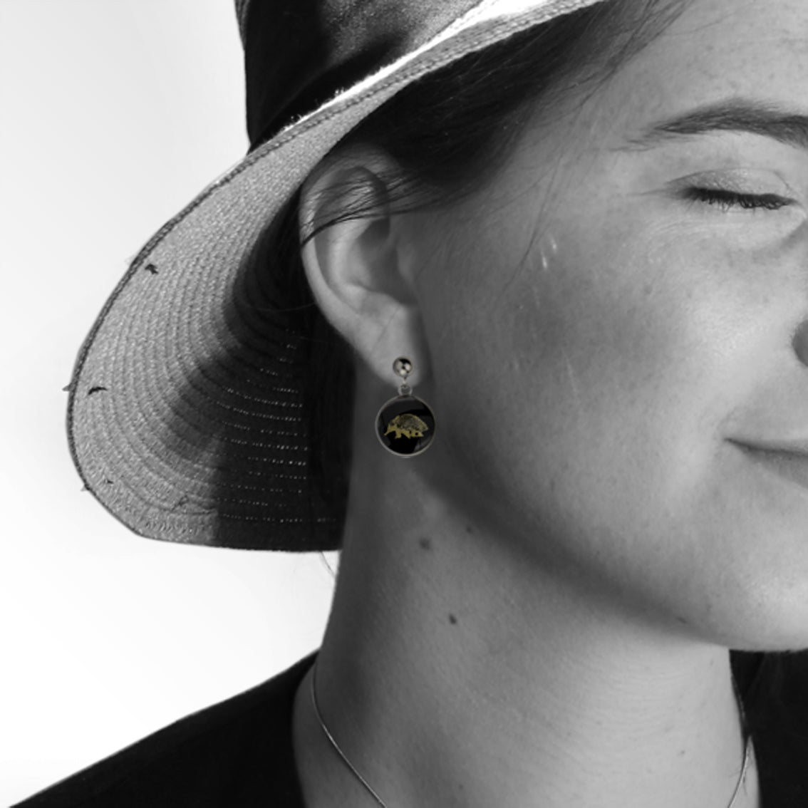 ECHIDNA DANGLE DROP CIRCLE EARRINGS - MFY173 - in Circle Box