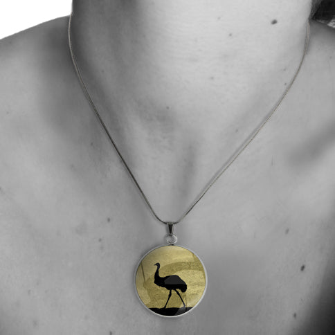 EMU CIRCLE PENDANT ON A CHAIN NECKLACE - MFY220 - in Circle Box
