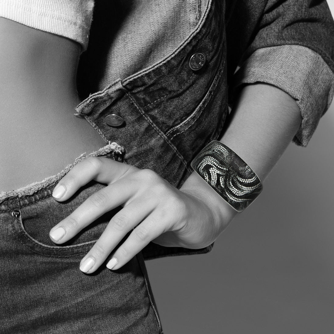 FABRIANNE SILVER AND BLACK ADJUSTABLE WIDE BRACELET - SD357