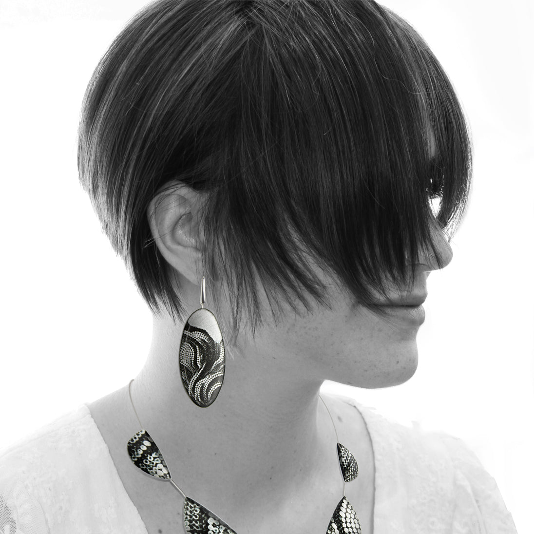 DANDLE DROP FABRIANNE STATEMENT XXL SILVER AND BLACK OVAL EARRINGS - SD349