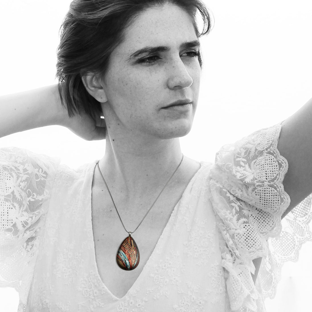 FABRIANNE MULTICOLOR LARGE DROP PENDANT ON A CHAIN NECKLACE - SD368