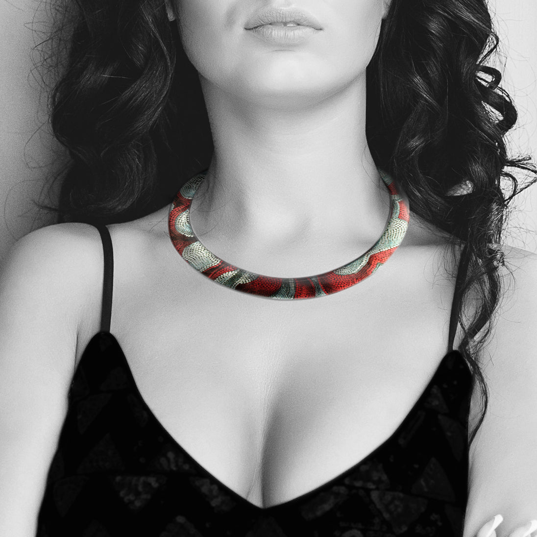 FABRIANNE RED AND SILVER ADJUSTABLE FITTED NECKLACE - SD339