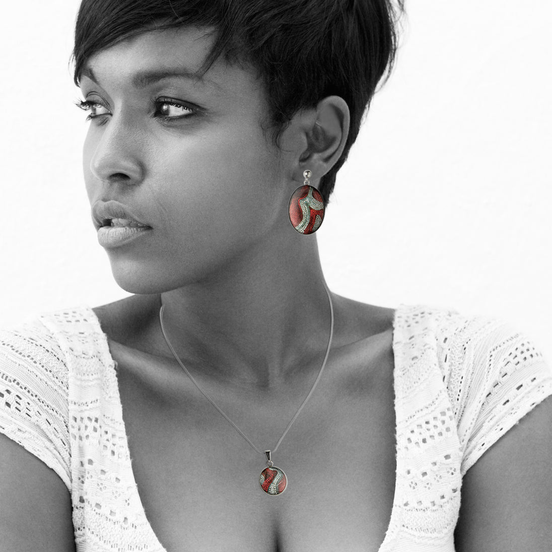 FABRIANNE RED AND SILVER XS CIRCLE PENDANT ON A CHAIN NECKLACE - SD334 - in Circle Box