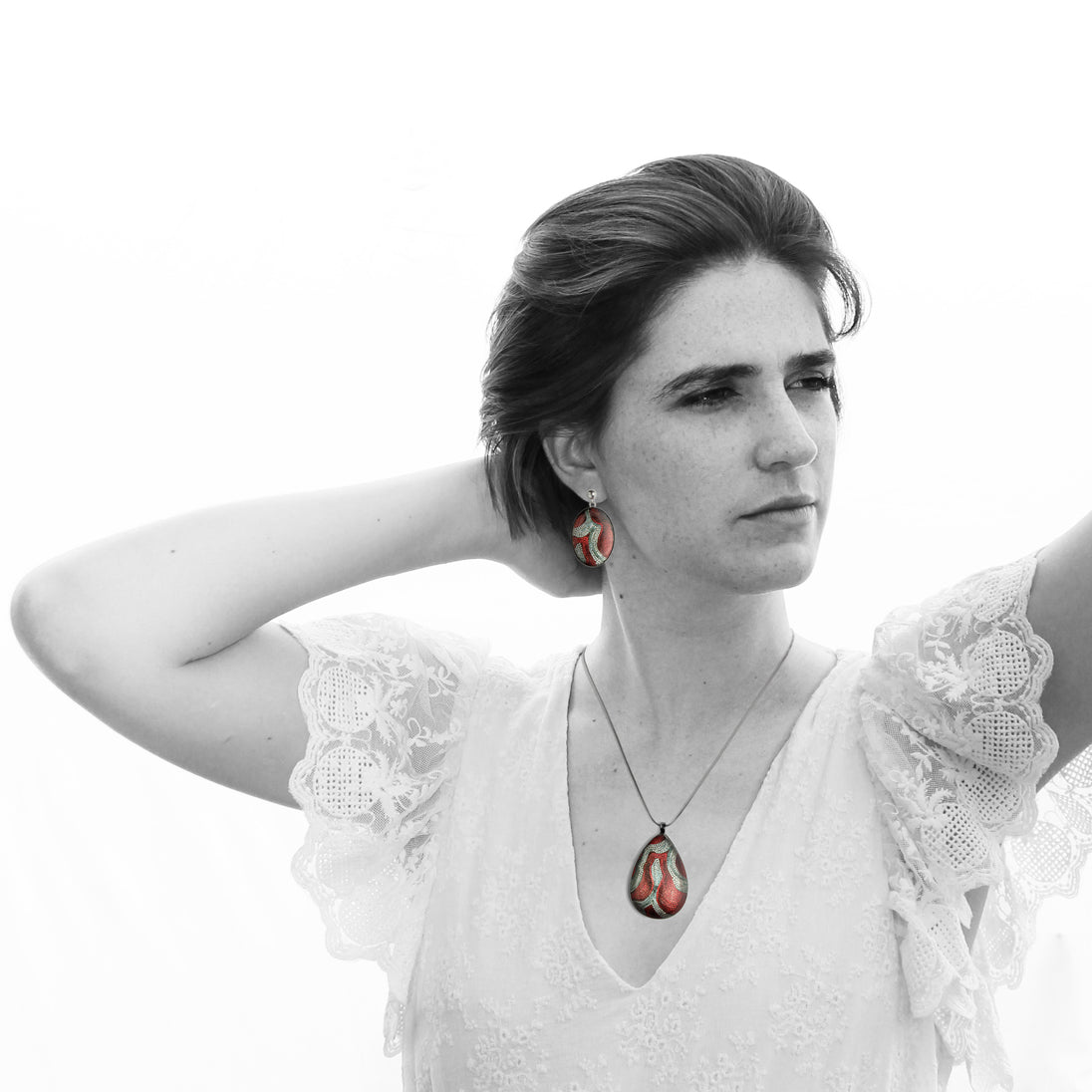 FABRIANNE RED AND SILVER LARGE DROP PENDANT ON A CHAIN NECKLACE - SD336