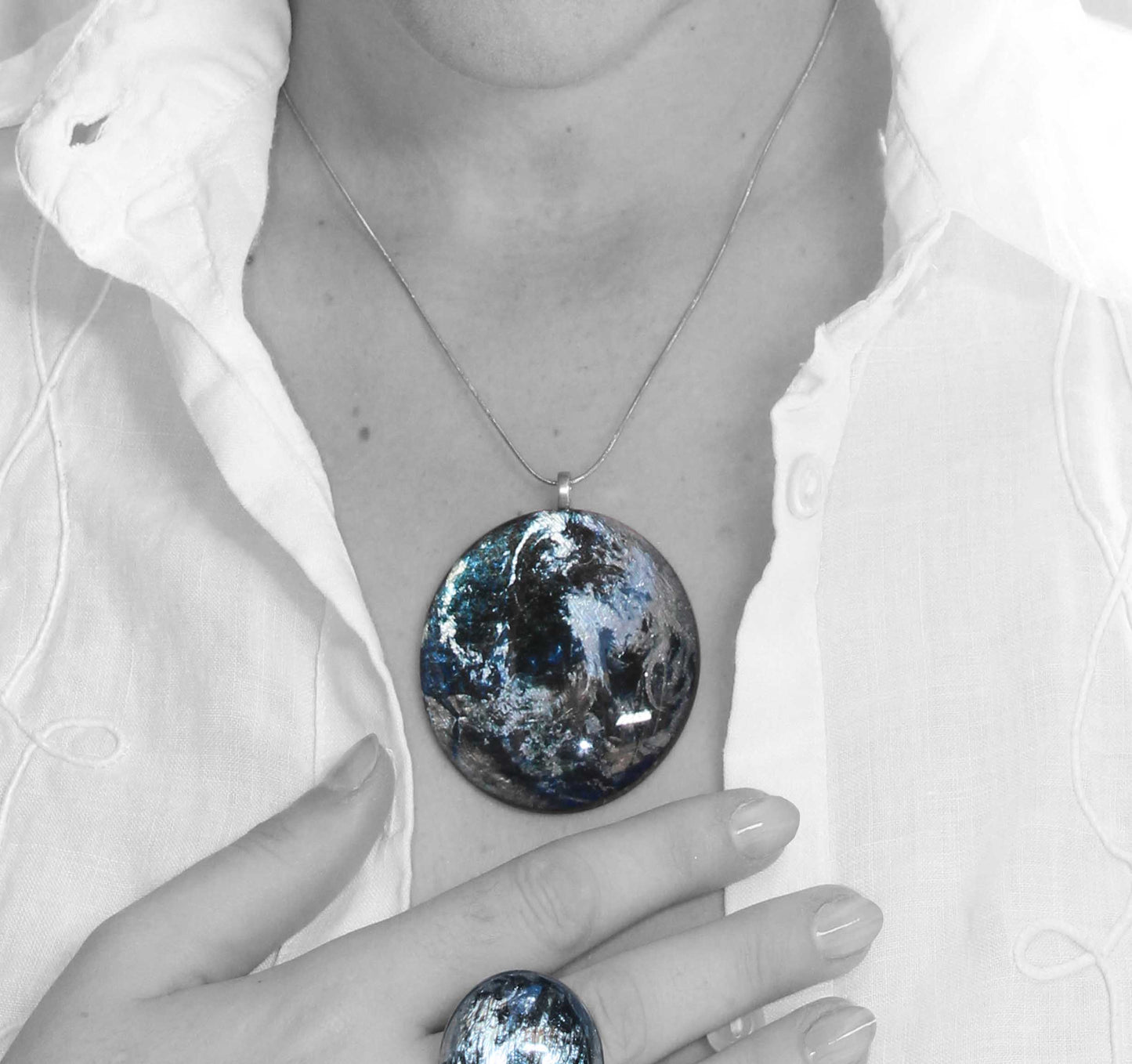 I LOVE MY WORLD PLANET EARTH LARGE CIRCLE PENDANT ON A CHAIN NECKLACE - D065