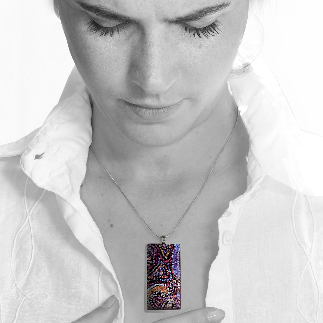 JOY PURPLE LARGE RECTANGLE PENDANT ON A CHAIN NECKLACE - SD092