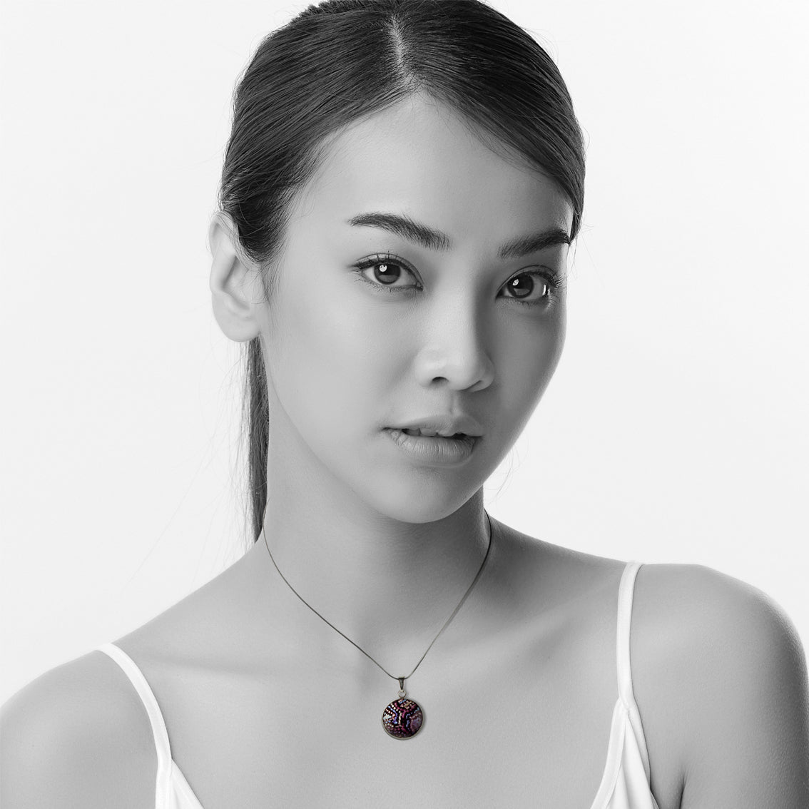 JOY PURPLE XS CIRCLE PENDANT ON A CHAIN NECKLACE - SD089S - on Satchel