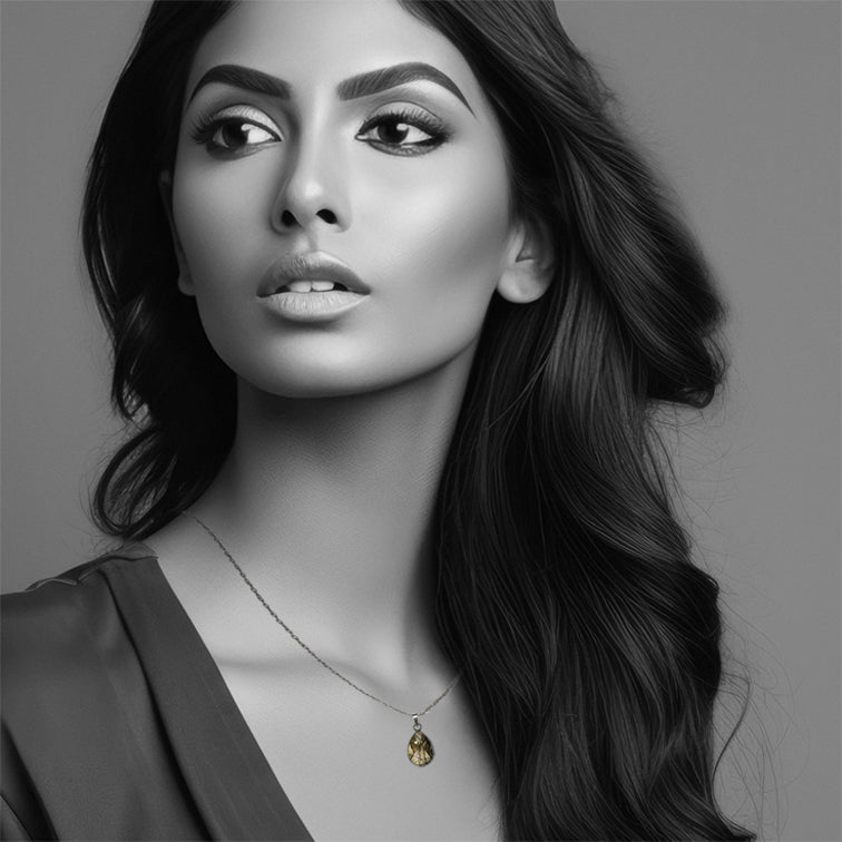 KALEIDOSCOPE GOLD AND BLACK XS DROP PENDANT ON A CHAIN NECKLACE - D797 - in Circle Box