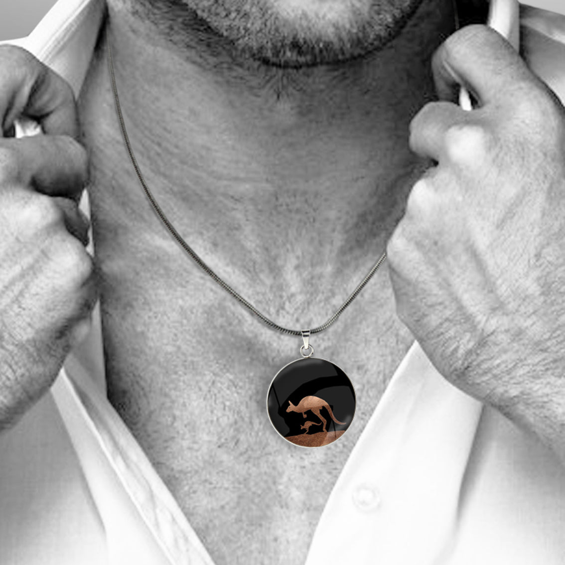 KANGAROO CIRCLE PENDANT ON A CHAIN NECKLACE - MFY140S - on Satchel