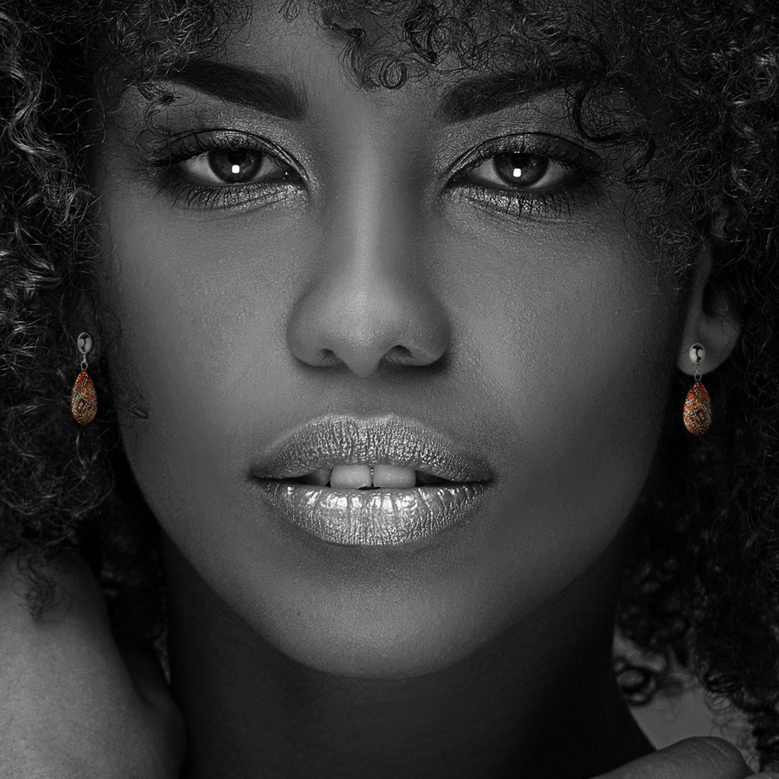 DANDLE DROP CROCODILE STORY EARRINGS - SD289S - on Satchel