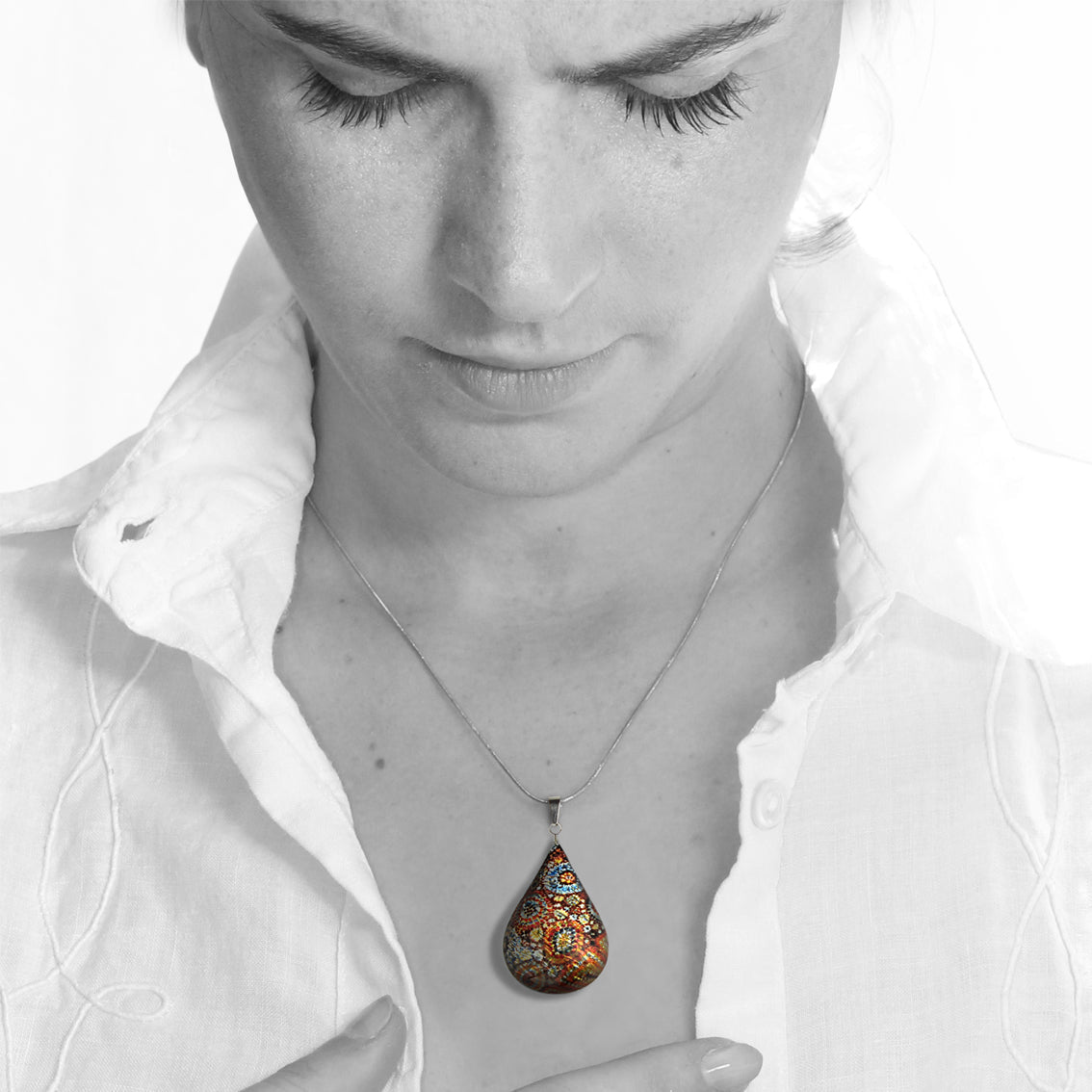 CROCODILE STORY DOMED DROP PENDANT ON A CHAIN NECKLACE - SD298