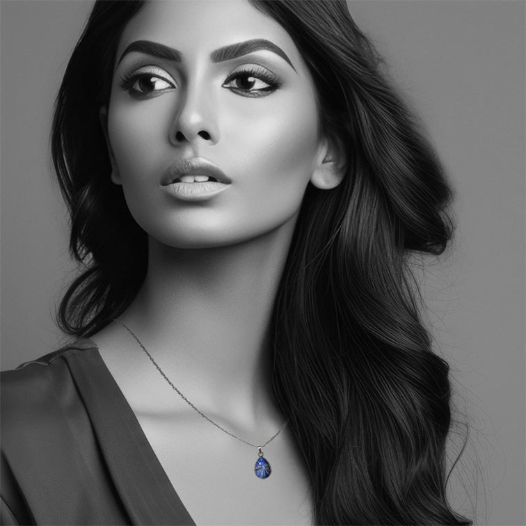 WOMAN SEA STORY BLUE XS DROP PENDANT ON A CHAIN NECKLACE - SD437 - in Circle Box