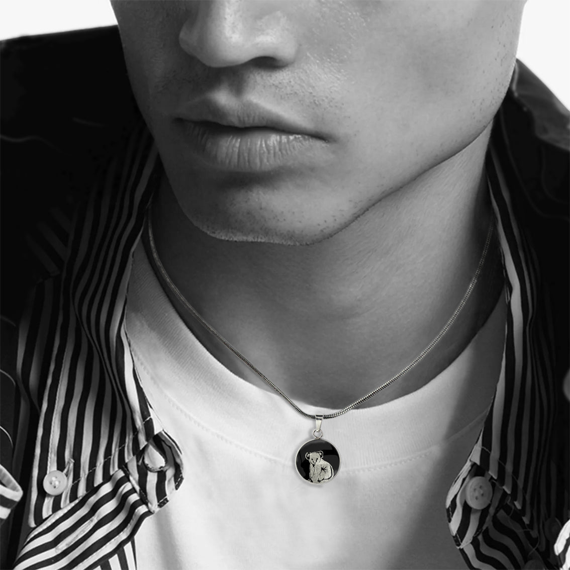 KOALA XS CIRCLE PENDANT ON A CHAIN NECKLACE - MFY239S - on Satchel