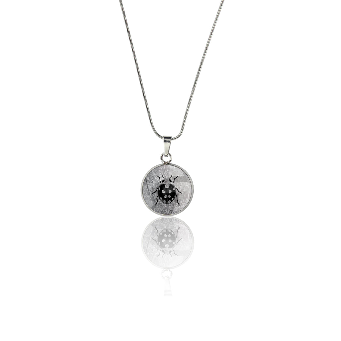 LADYBIRD XS CIRCLE PENDANT ON A CHAIN NECKLACE - MFY264S - on Satchel
