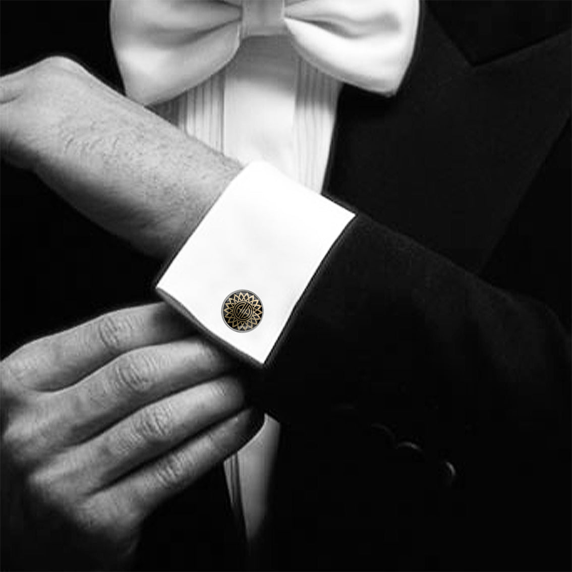 INITIAL ROSE-WINDOW FRIEZE ART DECO CIRCLE ELEGANT CUFFLINKS - MFY348