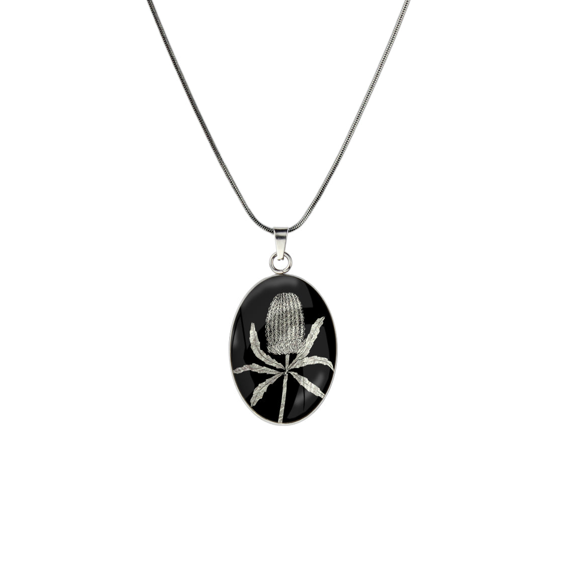 AUSTRALIAN NATIVE FLORA - BANKSIA OVAL CIRCLE PENDANT ON A CHAIN NECKLACE - D838 - in Circle Box