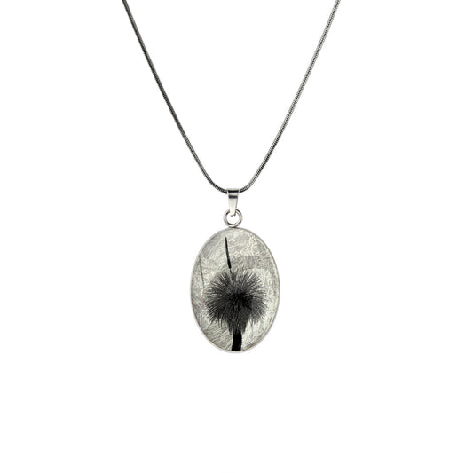 AUSTRALIAN NATIVE FLORA - GRASS TREE OVAL CIRCLE PENDANT ON A CHAIN NECKLACE - D854 - in Circle Box