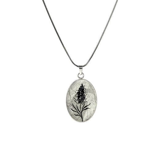 AUSTRALIAN NATIVE FLORA - GREVILLEA SPIDER FLOWER OVAL CIRCLE PENDANT ON A CHAIN NECKLACE - D878S - on Satchel