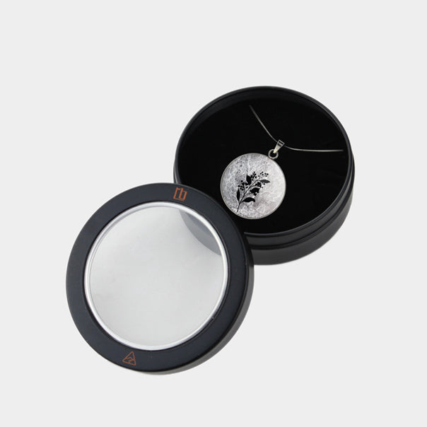 AUSTRALIAN NATIVE FLORA - ACACIA WATTLE CIRCLE PENDANT ON A CHAIN NECKLACE - D827 - in Circle Box