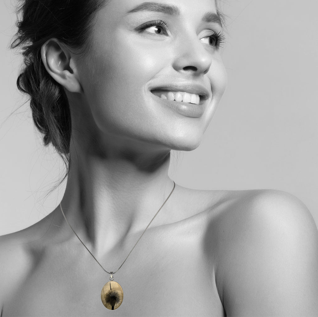 AUSTRALIAN NATIVE FLORA - GRASS TREE OVAL CIRCLE PENDANT ON A CHAIN NECKLACE - D854S - on Satchel