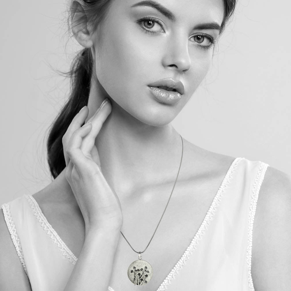 AUSTRALIAN NATIVE FLORA - NATIVE BLUEBELL CIRCLE PENDANT ON A CHAIN NECKLACE - D895 - in Circle Box