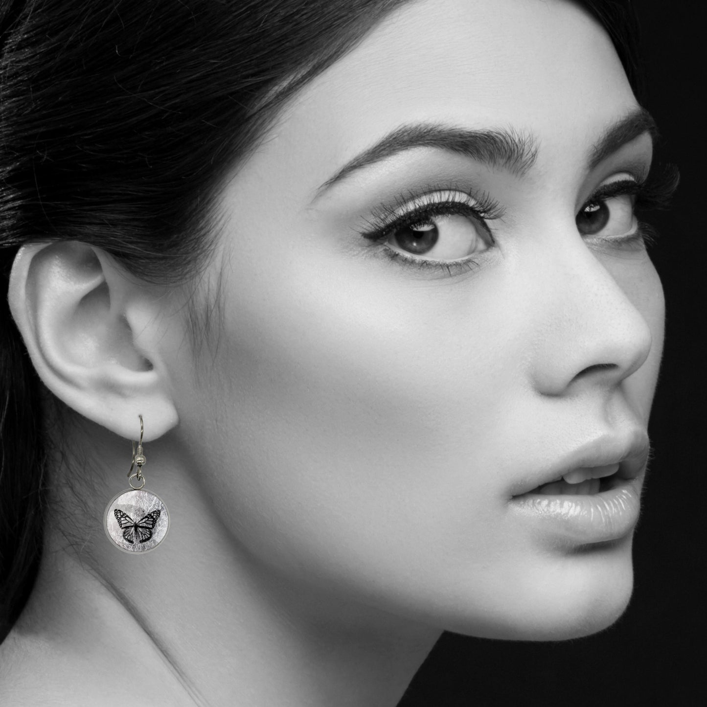 BUTTERFLY DANGLE DROP CIRCLE EARRINGS - MFY255 - in Circle Box