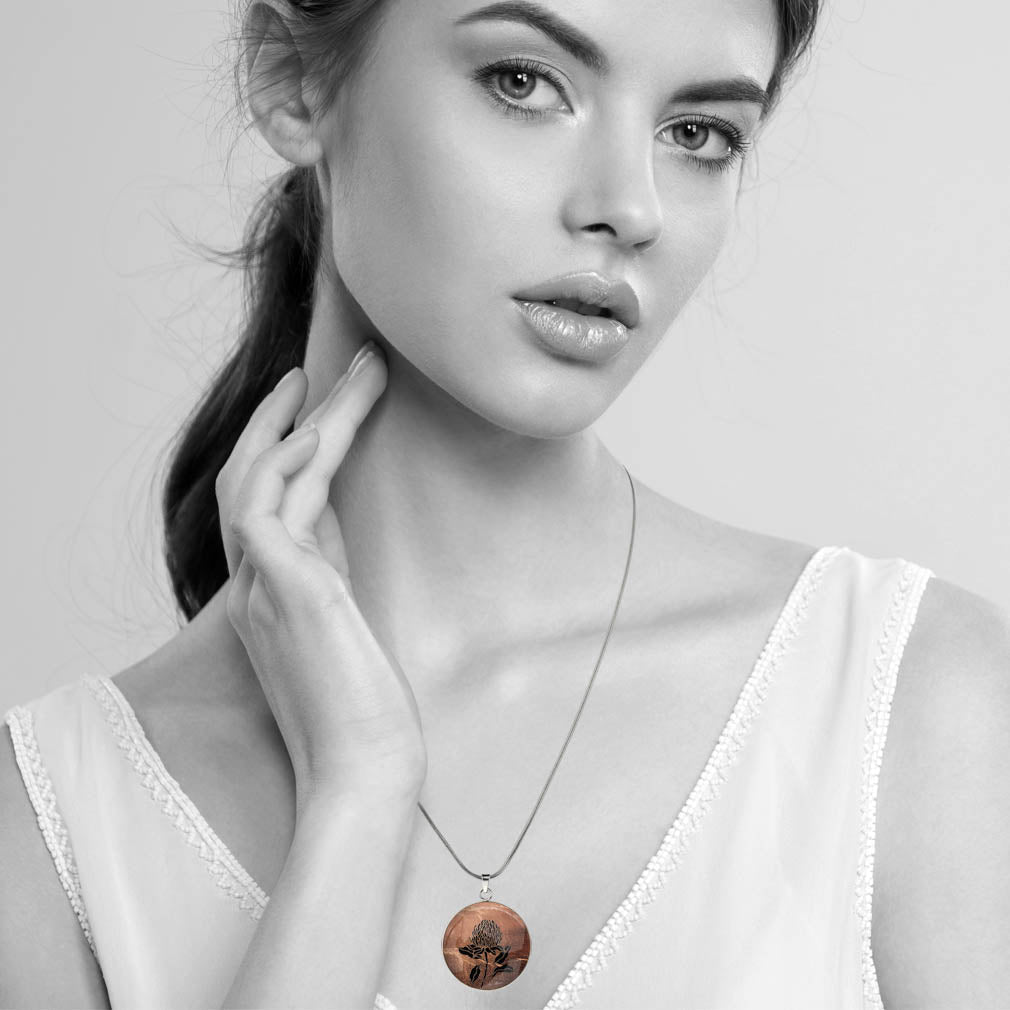 AUSTRALIAN NATIVE FLORA - WARATAH TELOPEA CIRCLE PENDANT ON A CHAIN NECKLACE  - D935S - on Satchel