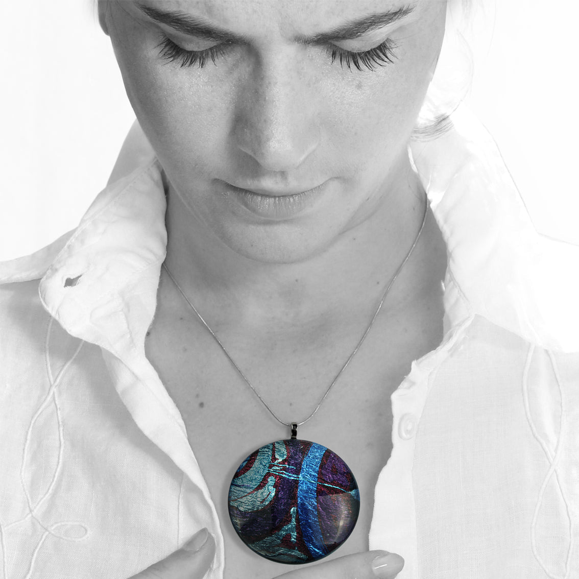 PAULINE EMU DREAMING BLUE LARGE CIRCLE PENDANT ON A CHAIN NECKLACE - SD279