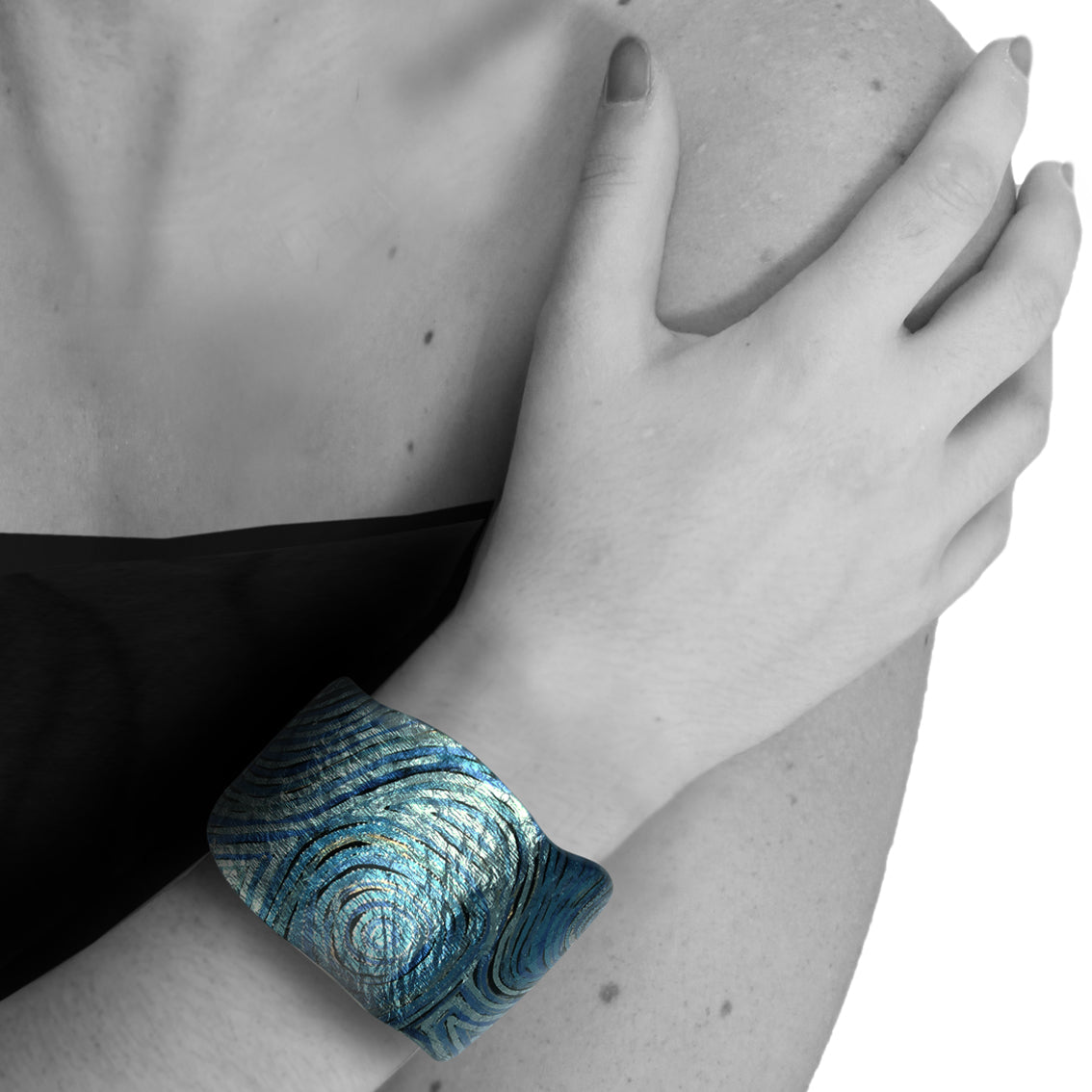 PAULINE GALLAGHER MINA BLUE ADJUSTABLE STATEMENT BRACELET - SD062