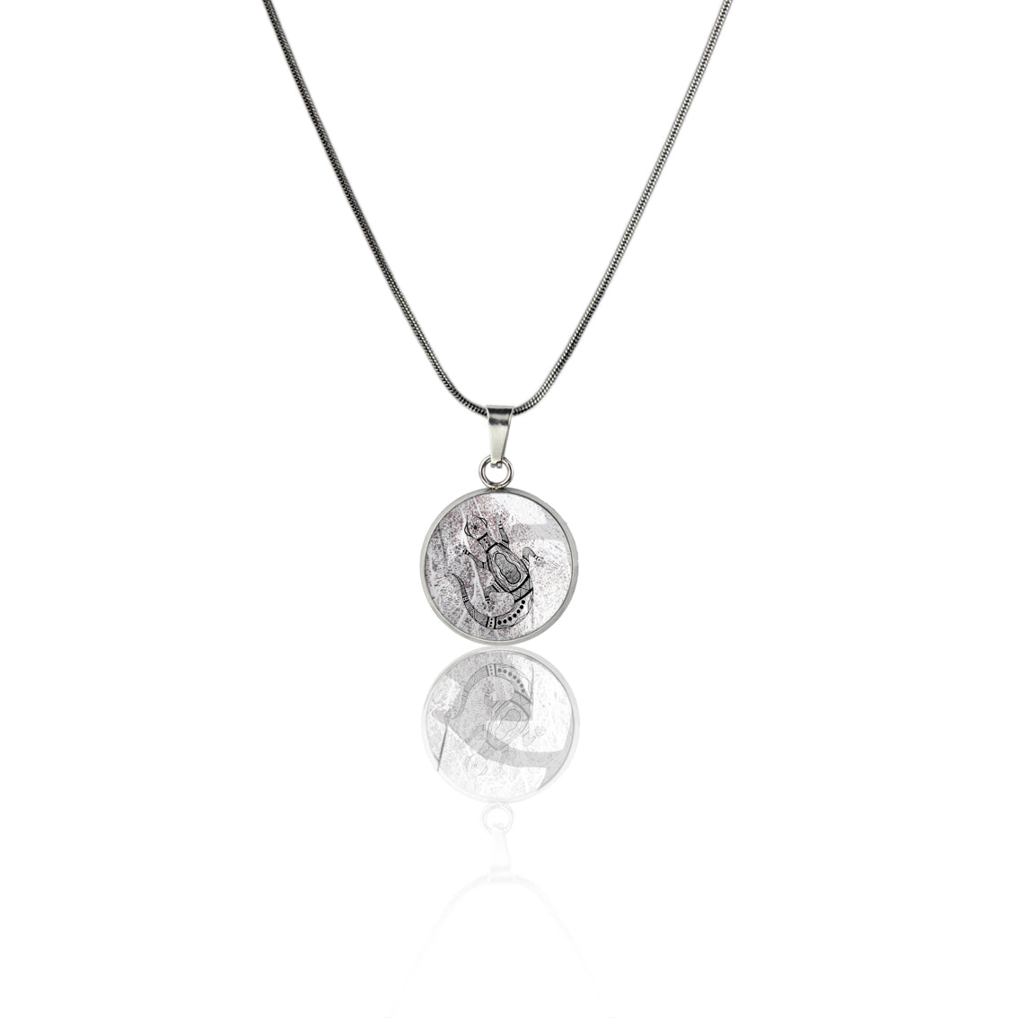 TROY LITTLE GECKO XS CIRCLE PENDANT ON A CHAIN NECKLACE - SD461S - on Satchel