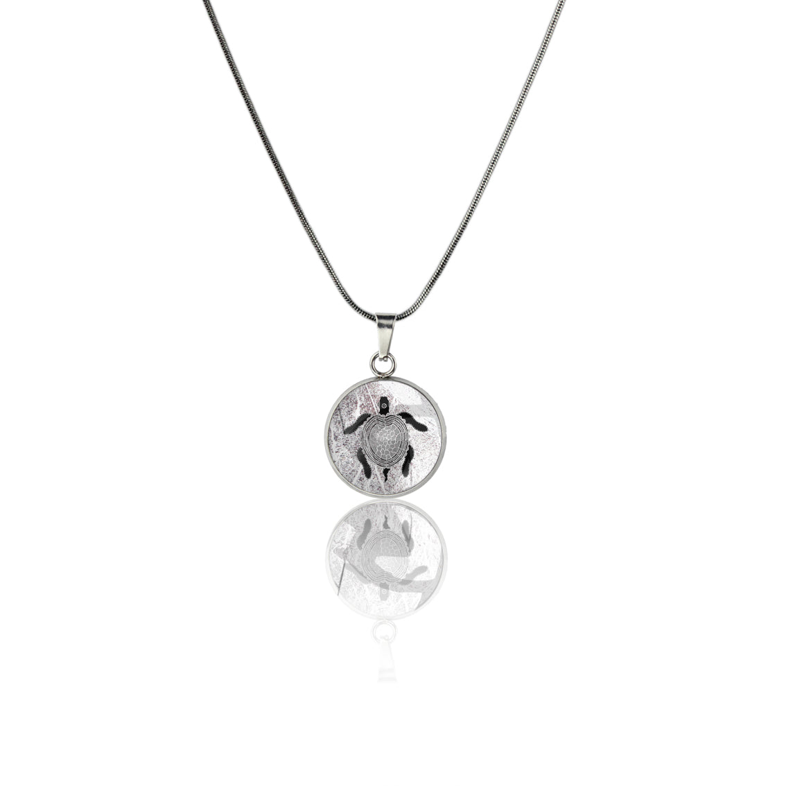 TROY LITTLE TURTLE XS CIRCLE PENDANT ON A CHAIN NECKLACE - SD464S - on Satchel