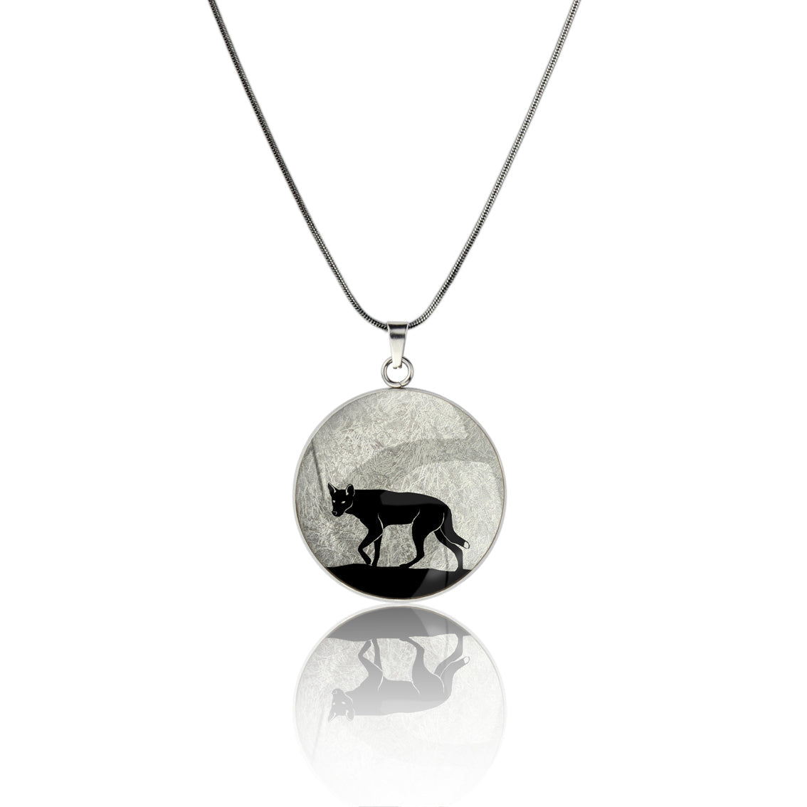 DINGO CIRCLE PENDANT ON A CHAIN NECKLACE - MFY210S - on Satchel